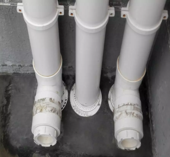 铝模工艺下, 卫生间排水立管的定位安装